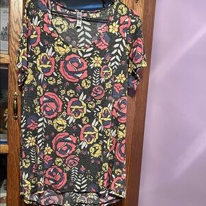 LuLaRoe Black Floral Short Sleeve Top